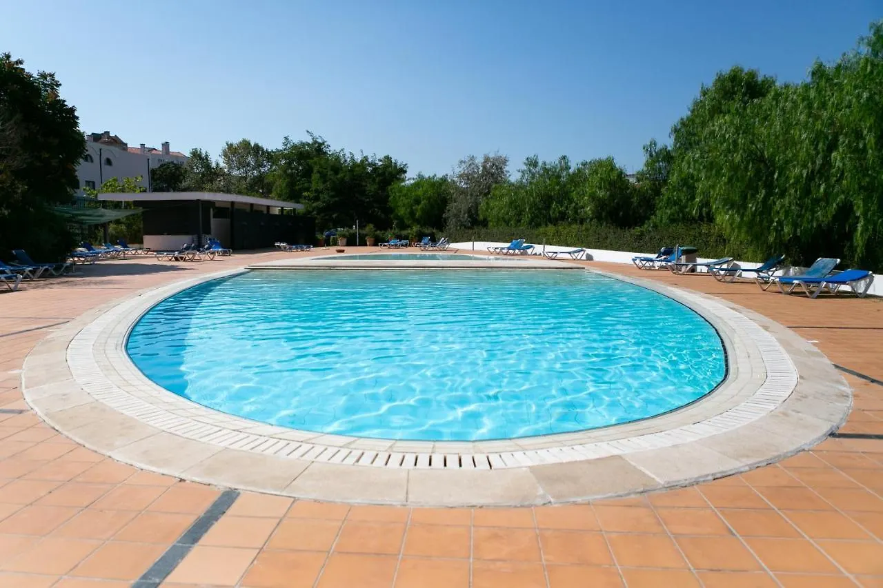 Lisbon Relax Pool Apartment - Free Parking Garage