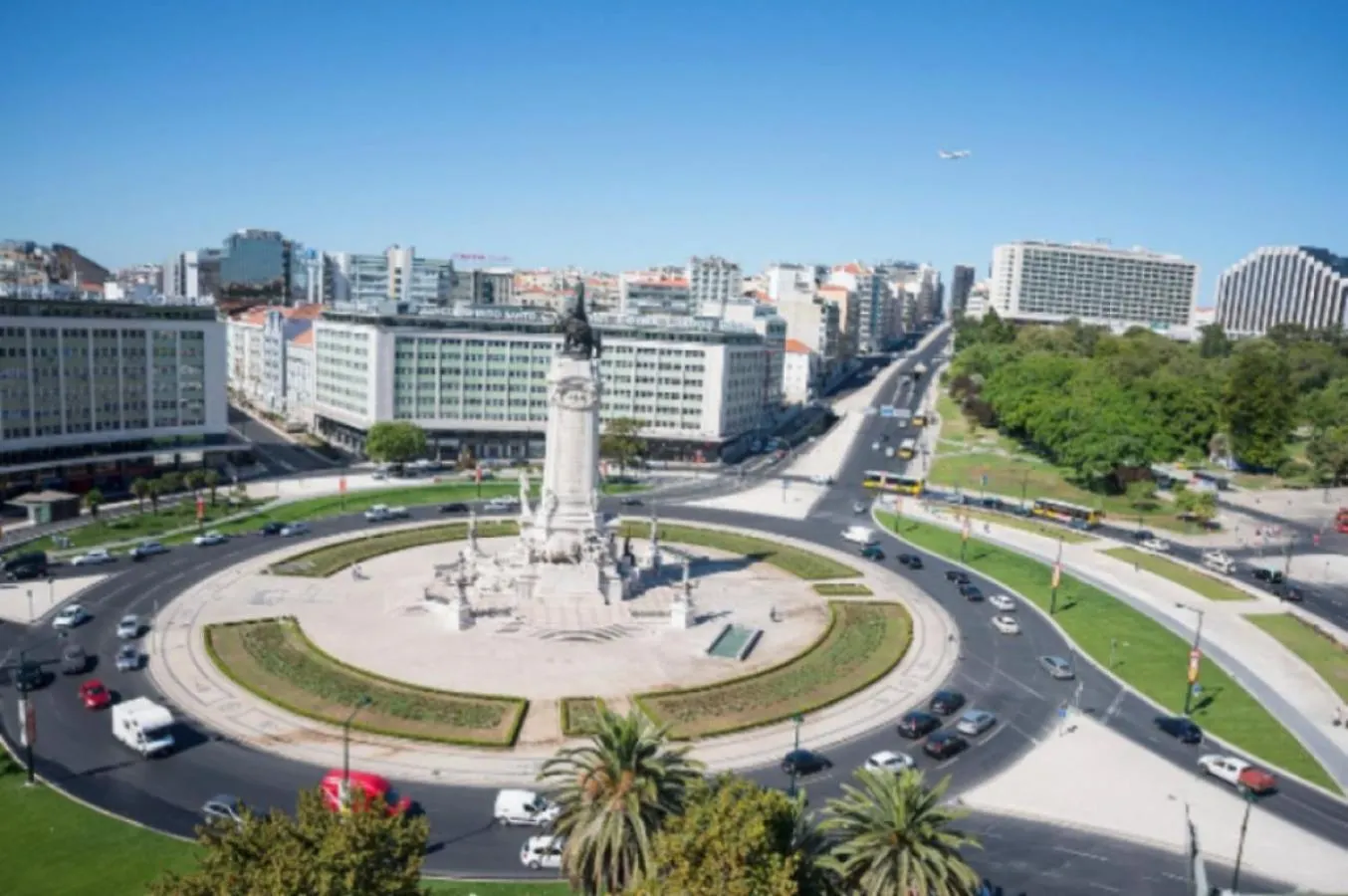 Lisbon Relax Pool Apartment - Free Parking Garage