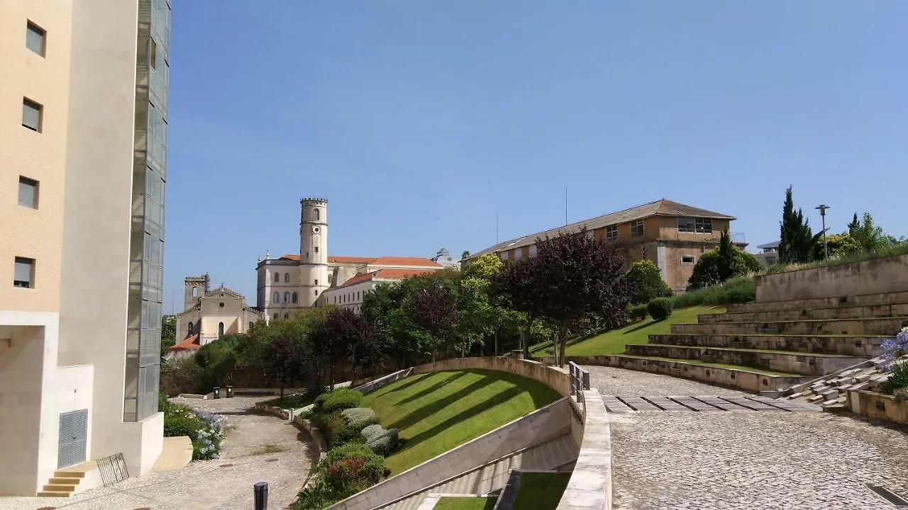 Lisbon Relax Pool Apartment - Free Parking Garage