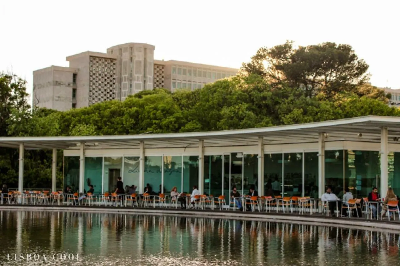 Lisbon Relax Pool Apartment - Free Parking Garage