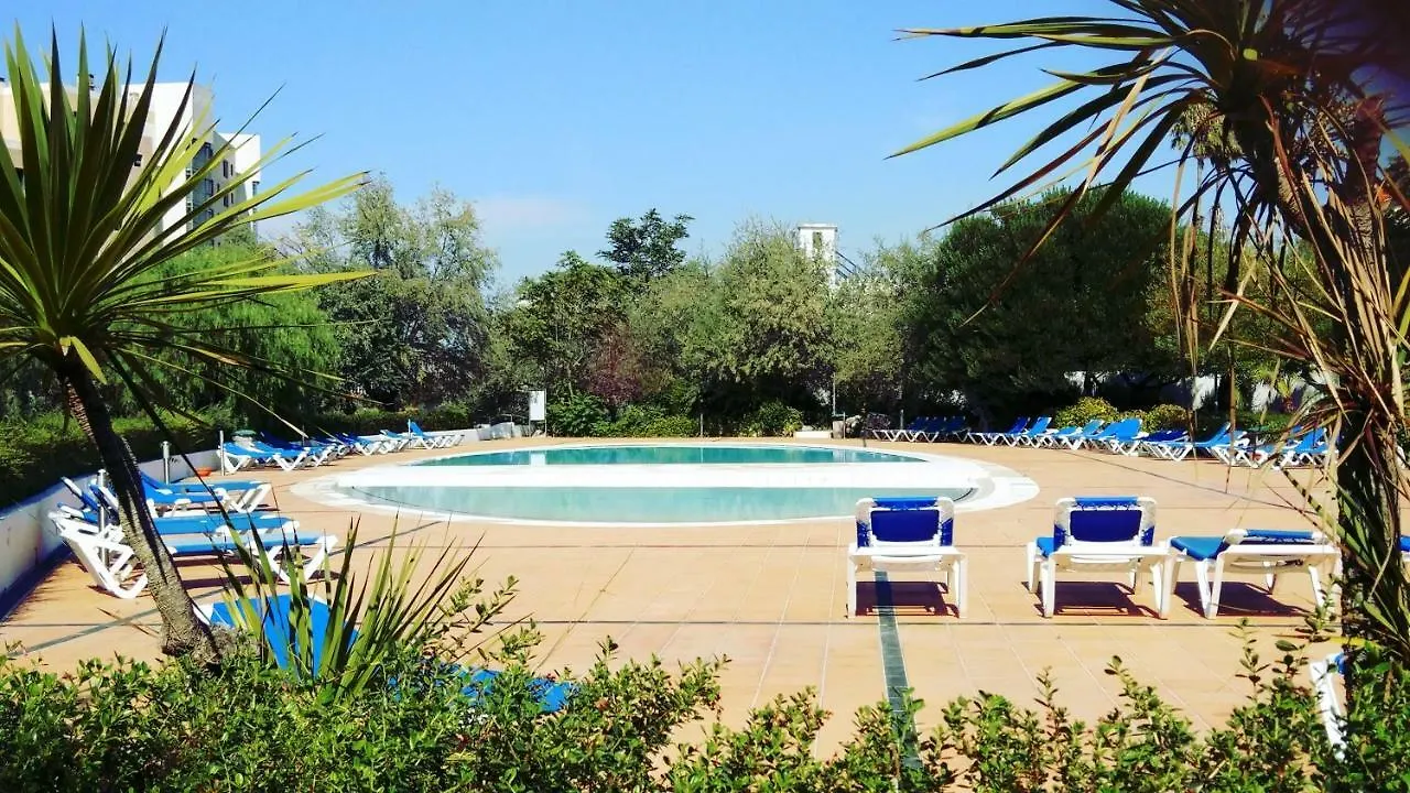 Lisbon Relax Pool Apartment - Free Parking Garage 0*,  Portugalsko