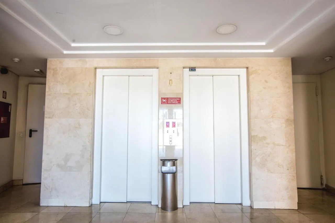 Lisbon Relax Pool Apartment - Free Parking Garage